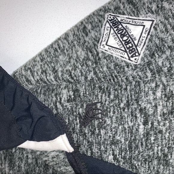 Abercrombie sweater - Picture 4 of 6